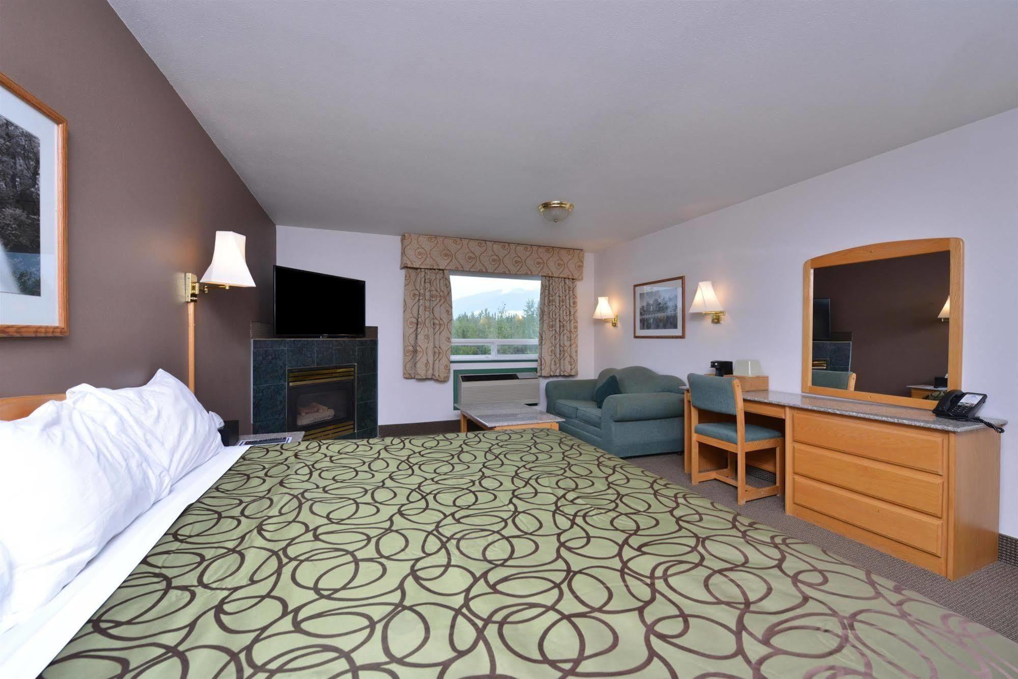 Canadas Best Value Inn Valemount Exterior foto