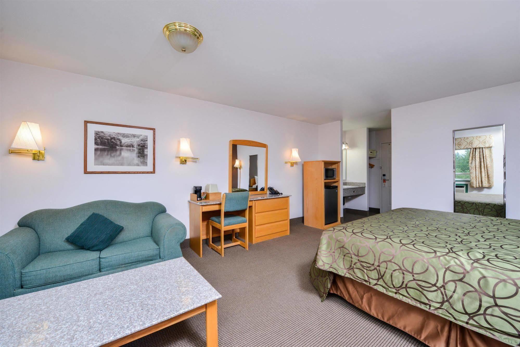 Canadas Best Value Inn Valemount Exterior foto