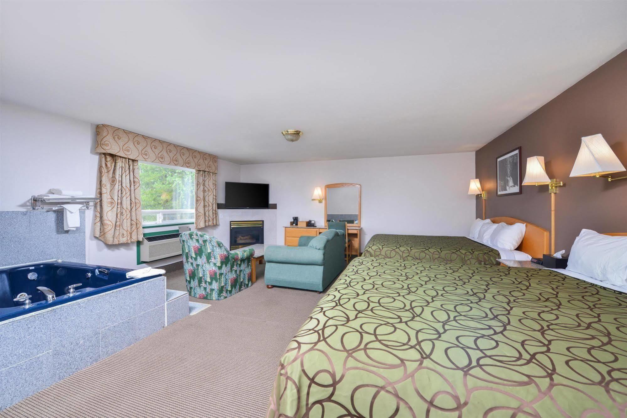 Canadas Best Value Inn Valemount Exterior foto