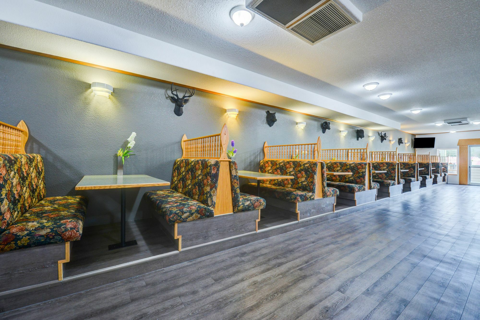 Canadas Best Value Inn Valemount Exterior foto